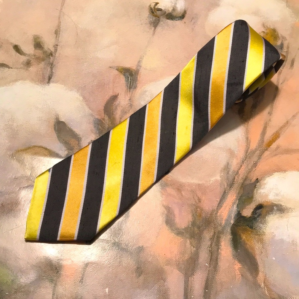 Express colorful tie